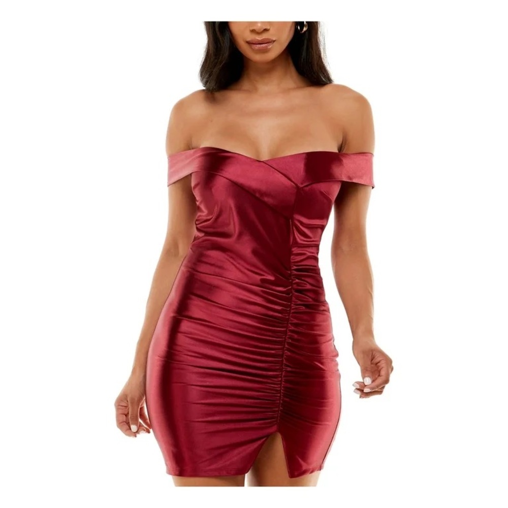 CRYSTAL DOLLS Maroon Zippered Ruched Crossover 
Off Shoulder Body Con  Size 9